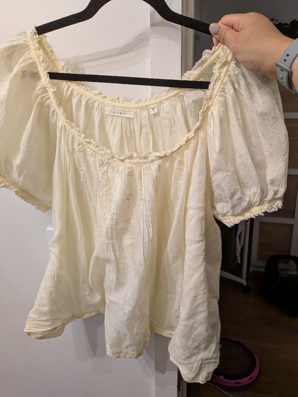 DÔEN Frederica Pastel Yellow Lace-Trimmed Cotton Blouse Size L
